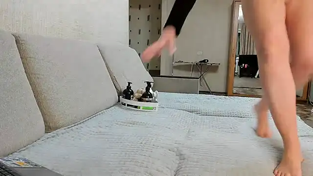 KittyMeawsX online show from 11/27/25, 10:50