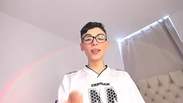 ThomyThompson online show from 09/13/25, 02:50