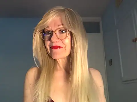 petina online show from 09/11/25, 09:53