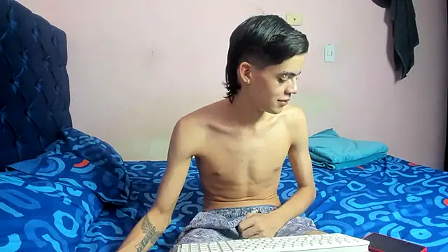 Latinos 2001 online show from 02/27/26, 04:51