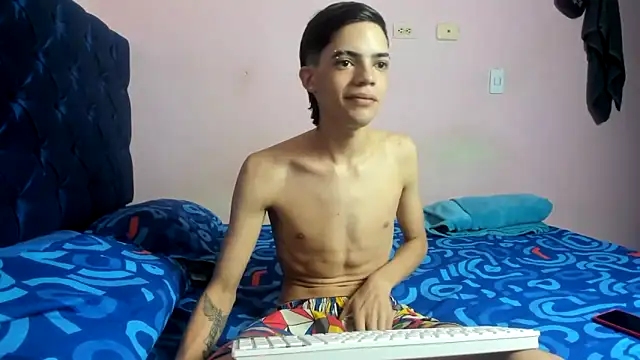 Latinos 2001 online show from 03/05/26, 11:50