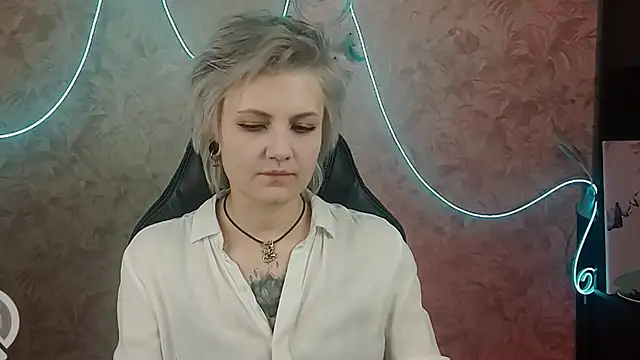 Snapshot of EvaBrownie chatting on 01/27/25, 02:46 EvaBrownie online show from 01/27/25, 02:46