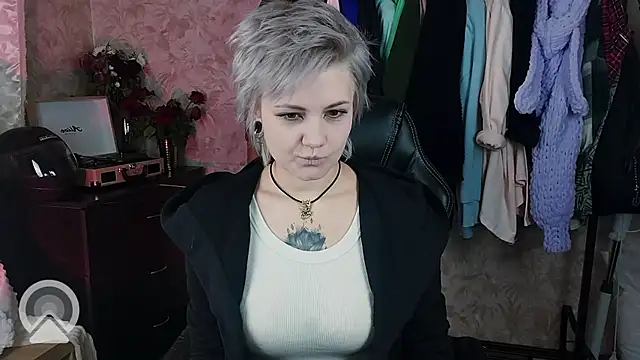 Snapshot of EvaBrownie chatting on 01/28/25, 12:32 EvaBrownie online show from 01/28/25, 12:32