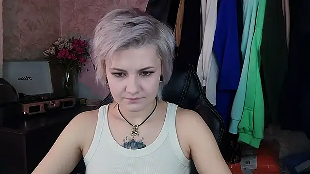 Snapshot of EvaBrownie chatting on 02/12/25, 09:52 EvaBrownie online show from 02/12/25, 09:52