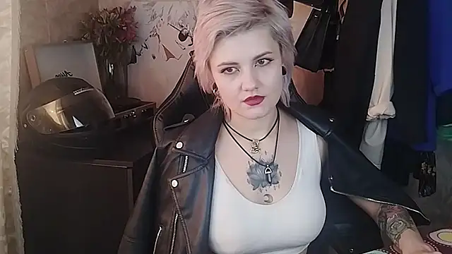 Snapshot of EvaBrownie chatting on 02/27/25, 11:20 EvaBrownie online show from 02/27/25, 11:20