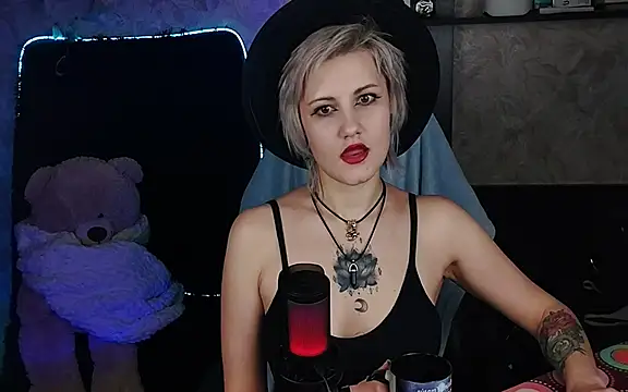 Snapshot of EvaBrownie chatting on 03/15/25, 04:10 EvaBrownie online show from 03/15/25, 04:10