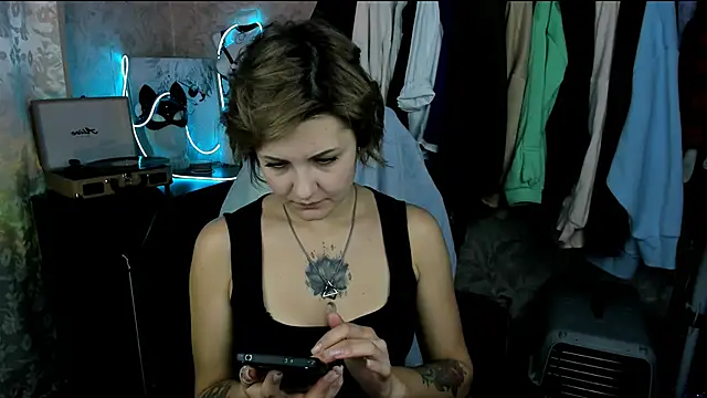 Snapshot of EvaBrownie chatting on 09/18/25, 05:26 EvaBrownie online show from 09/18/25, 05:26