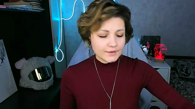 Snapshot of EvaBrownie chatting on 12/14/25, 03:39 EvaBrownie online show from 12/14/25, 03:39