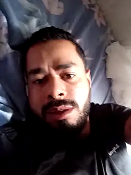 Snapshot of Moreno331391 chatting on 10/17/25, 03:58 Moreno331391 online show from 10/17/25, 03:58