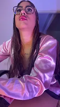 Snapshot of _Devika chatting on 04/11/26, 01:43 Devika online show from 04/11/26, 01:43