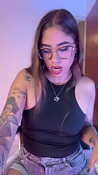 Snapshot of _Devika chatting on 04/11/26, 11:31 Devika online show from 04/11/26, 11:31