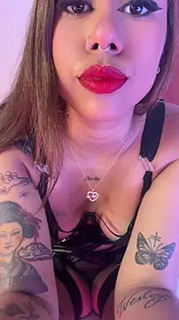 Snapshot of _Devika chatting on 04/13/26, 11:54 Devika online show from 04/13/26, 11:54