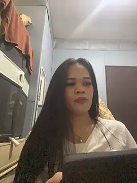 Snapshot of SophiaCourthaway chatting on 11/11/25, 05:35 SophiaCourthaway online show from 11/11/25, 05:35