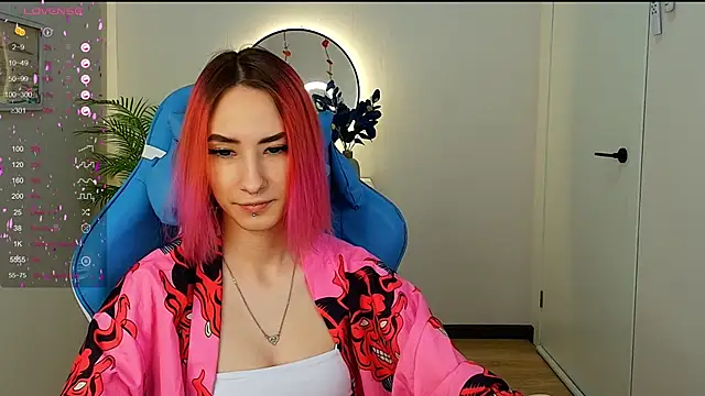 Snapshot of Kar1_na_ chatting on 02/05/25, 08:21 Kar1 na  online show from 02/05/25, 08:21