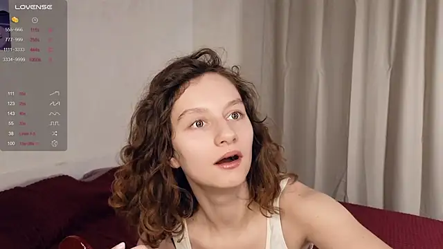 Snapshot of Leya_Curly chatting on 02/13/25, 01:26 Leya Curly online show from 02/13/25, 01:26