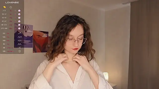 Snapshot of Leya_Curly chatting on 02/20/25, 12:36 Leya Curly online show from 02/20/25, 12:36