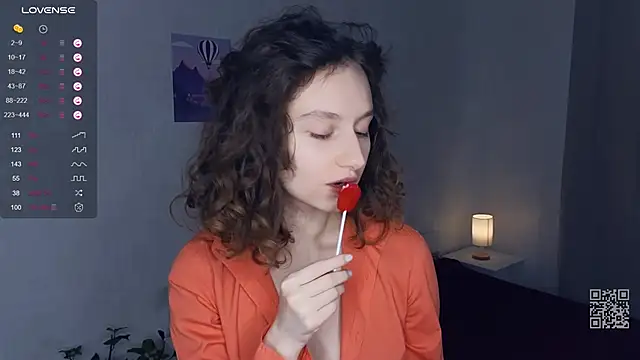 Snapshot of Leya_Curly chatting on 03/03/25, 09:44 Leya Curly online show from 03/03/25, 09:44