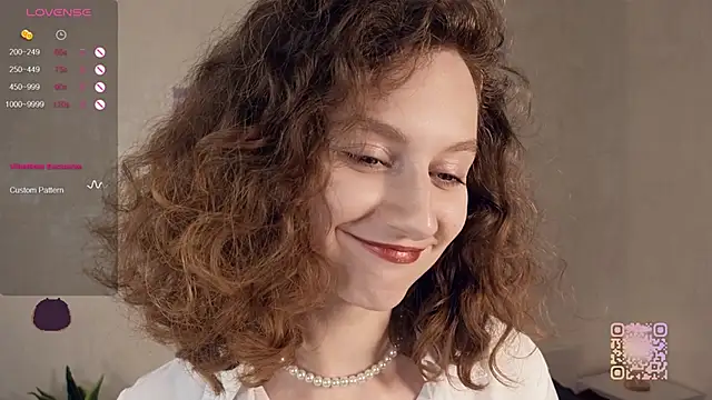 Snapshot of Leya_Curly chatting on 09/22/25, 02:08 Leya Curly online show from 09/22/25, 02:08