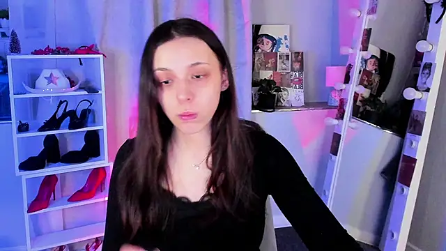 Snapshot of Sahara_Shields chatting on 02/21/26, 09:32 Sahara Shields online show from 02/21/26, 09:32