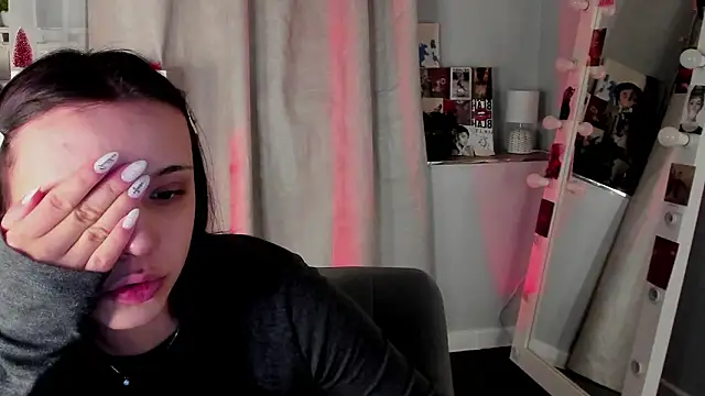 Snapshot of Sahara_Shields chatting on 03/03/26, 09:04 Sahara Shields online show from 03/03/26, 09:04