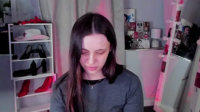 Snapshot of Sahara_Shields chatting on 03/22/26, 09:13 Sahara Shields online show from 03/22/26, 09:13