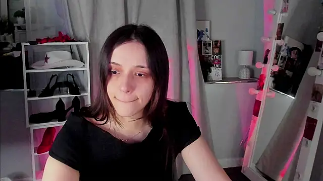 Snapshot of Sahara_Shields chatting on 03/24/26, 09:25 Sahara Shields online show from 03/24/26, 09:25