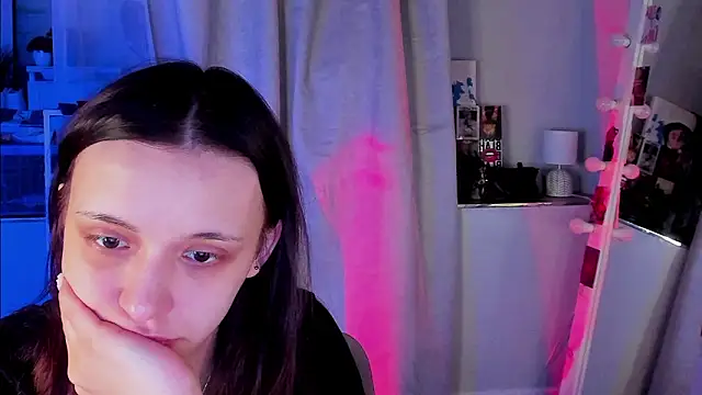 Snapshot of Sahara_Shields chatting on 03/25/26, 08:42 Sahara Shields online show from 03/25/26, 08:42