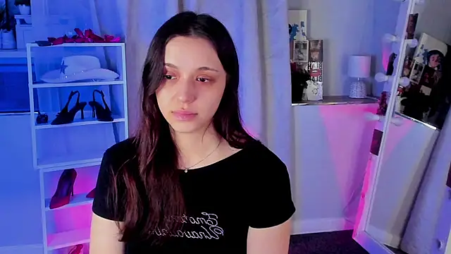 Snapshot of Sahara_Shields chatting on 03/29/26, 07:30 Sahara Shields online show from 03/29/26, 07:30