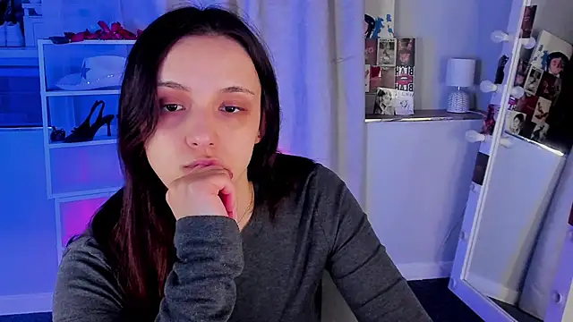 Snapshot of Sahara_Shields chatting on 04/08/26, 06:24 Sahara Shields online show from 04/08/26, 06:24