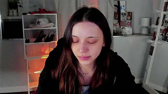 Snapshot of Sahara_Shields chatting on 04/12/26, 09:47 Sahara Shields online show from 04/12/26, 09:47