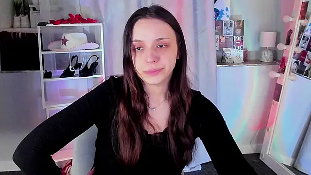 Snapshot of Sahara_Shields chatting on 04/15/26, 09:27 Sahara Shields online show from 04/15/26, 09:27