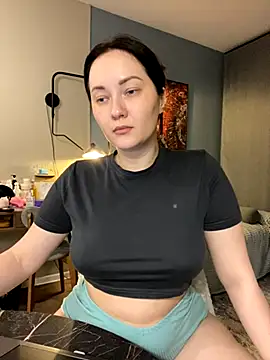 Snapshot of Kiss_My_Body chatting on 11/11/25, 06:30 Kiss My Body online show from 11/11/25, 06:30