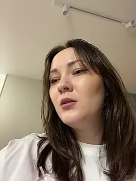 Snapshot of Kiss_My_Body chatting on 11/15/25, 09:00 Kiss My Body online show from 11/15/25, 09:00