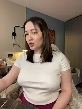 Snapshot of Kiss_My_Body chatting on 11/22/25, 04:17 Kiss My Body online show from 11/22/25, 04:17