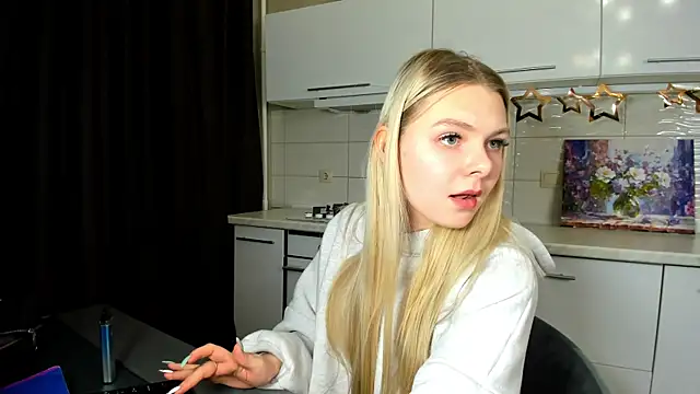 SynnoveEyre online show from 02/17/25, 05:43