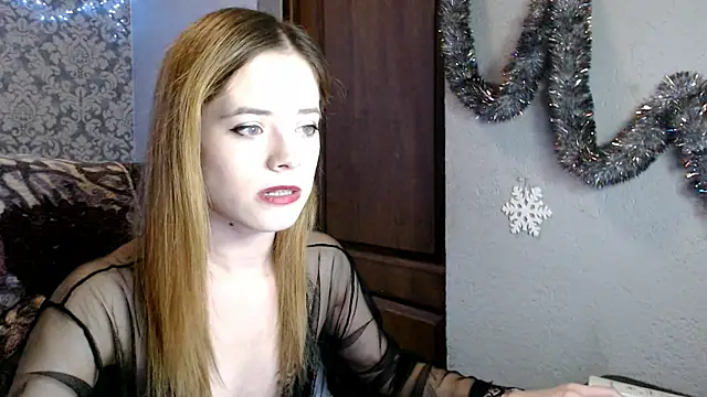 Snapshot of LauraBlan chatting on 12/25/24, 07:56 LauraBlan online show from 12/25/24, 07:56