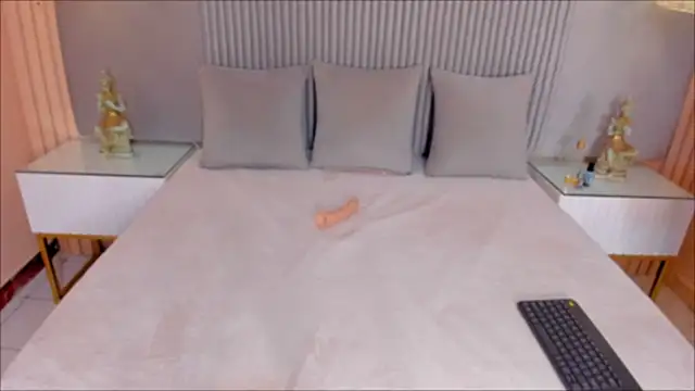 janna lopez  online show from 01/21/25, 10:19