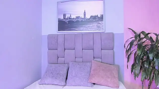 janna lopez  online show from 10/21/25, 12:06