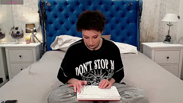 via mayer  online show from 03/02/26, 08:59