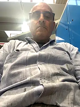 Snapshot of sempreilmio2 chatting on 10/02/25, 10:33 sempreilmio2 online show from 10/02/25, 10:33