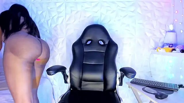 Karen morena online show from 01/24/25, 04:06