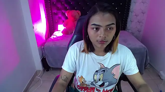 Snapshot of madelein_m chatting on 01/28/25, 04:52 madelein m online show from 01/28/25, 04:52