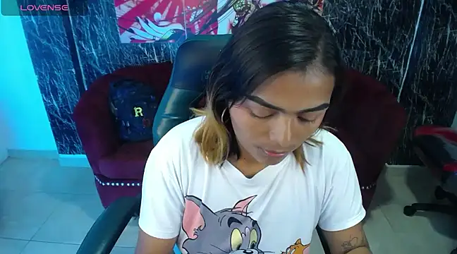 Snapshot of madelein_m chatting on 01/28/25, 10:56 madelein m online show from 01/28/25, 10:56