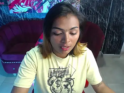 Snapshot of madelein_m chatting on 02/06/25, 06:56 madelein m online show from 02/06/25, 06:56