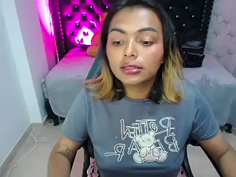 Snapshot of madelein_m chatting on 02/07/25, 10:09 madelein m online show from 02/07/25, 10:09