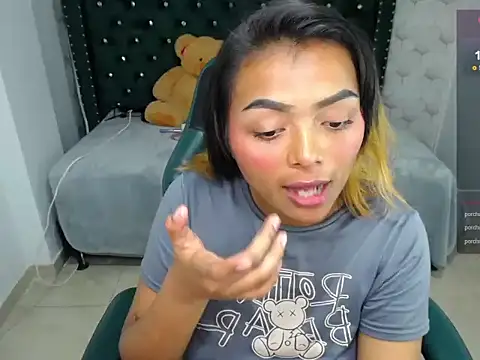 Snapshot of madelein_m chatting on 02/11/25, 10:28 madelein m online show from 02/11/25, 10:28