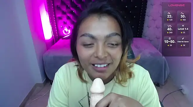 Snapshot of madelein_m chatting on 02/15/25, 03:28 madelein m online show from 02/15/25, 03:28