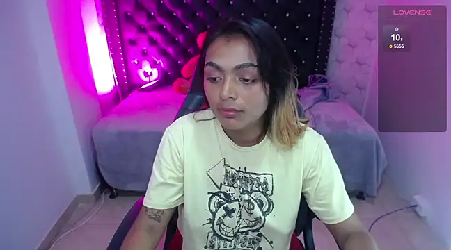 Snapshot of madelein_m chatting on 02/16/25, 12:41 madelein m online show from 02/16/25, 12:41