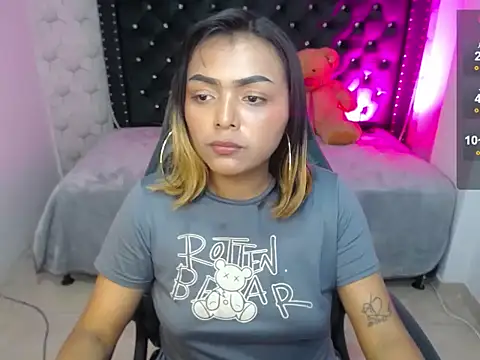 Snapshot of madelein_m chatting on 02/20/25, 07:30 madelein m online show from 02/20/25, 07:30