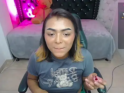 Snapshot of madelein_m chatting on 02/24/25, 07:19 madelein m online show from 02/24/25, 07:19